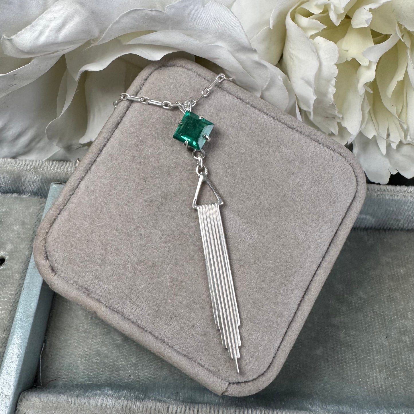 Art Deco Emerald lariat necklace handmade in Sterling Silver