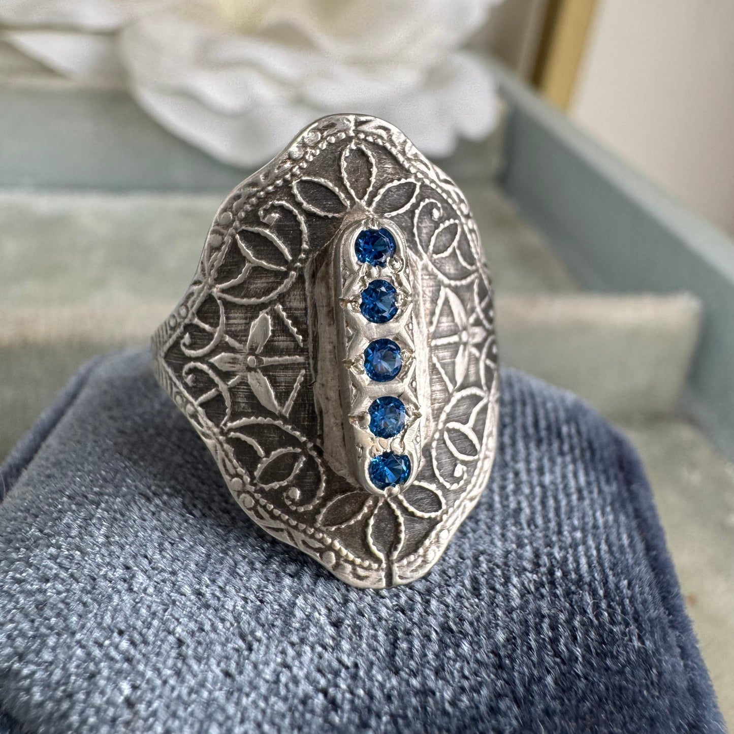 Victorian gothic Sapphire blue Spinel multi-stone filigree ring in Sterling Silver SIZE 7
