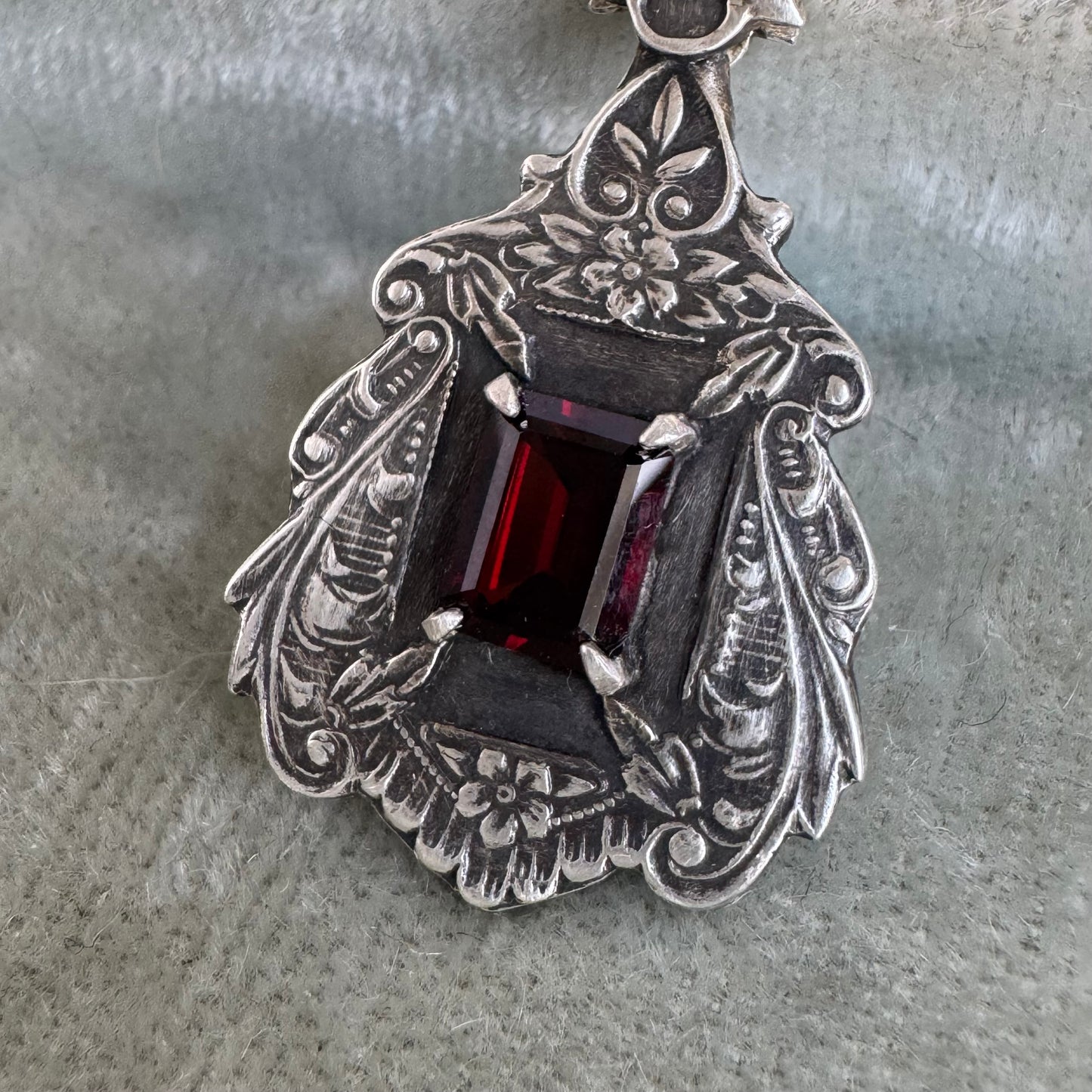 Gothic Victorian 2ct Garnet handmade necklace in Sterling Silver