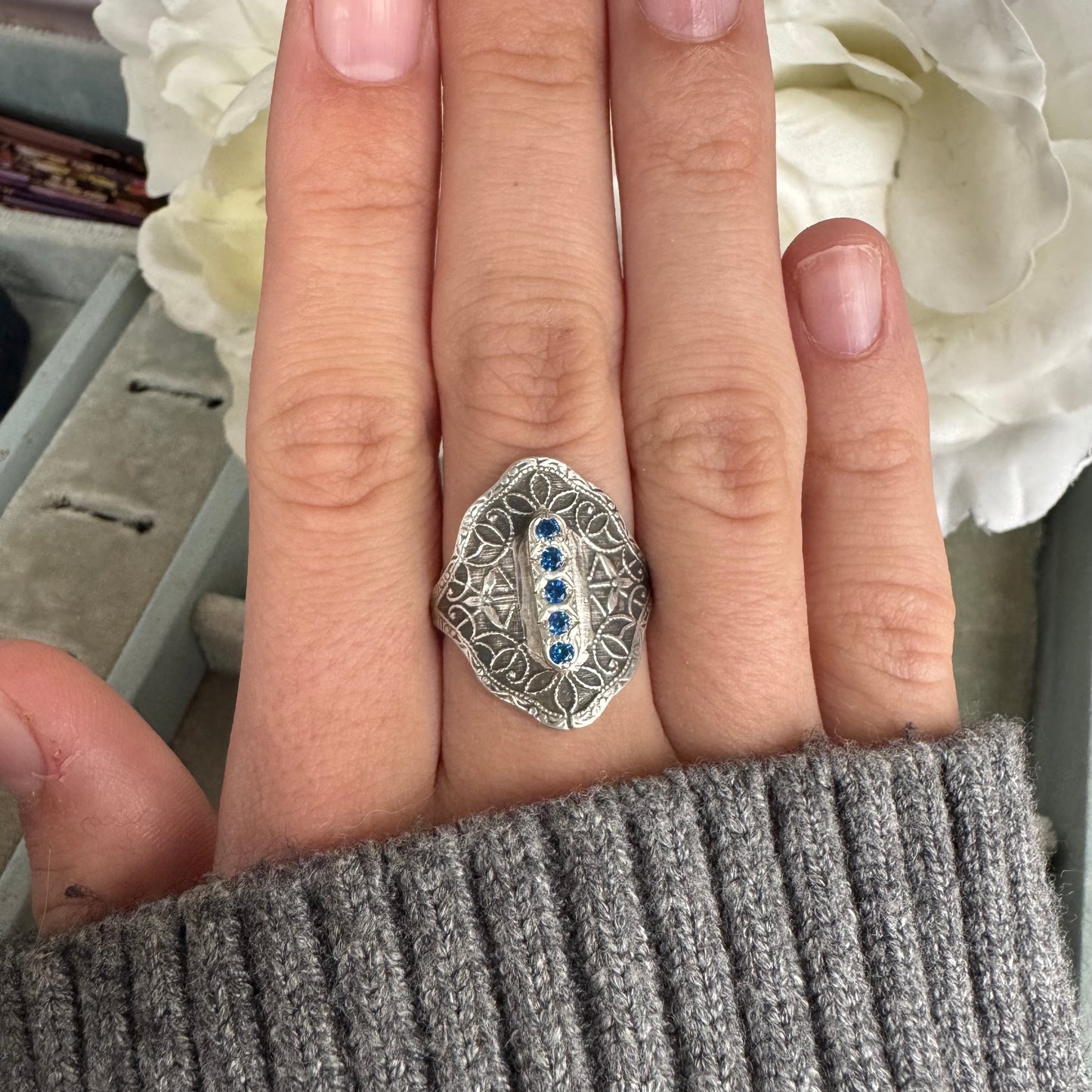 Victorian gothic Sapphire blue Spinel multi-stone filigree ring in Sterling Silver SIZE 7