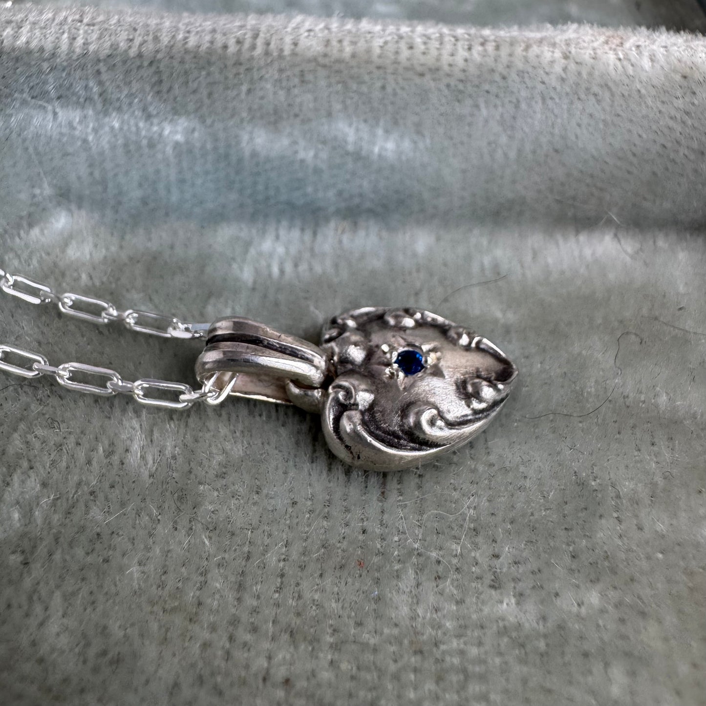 Victorian Heart Sapphire blue Spinel handmade necklace in Sterling Silver