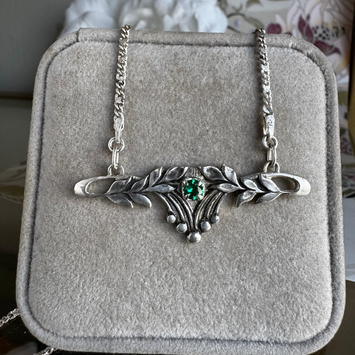 Art Nouveau leaf filagree Emerald artisan collar necklace in Sterling Silver