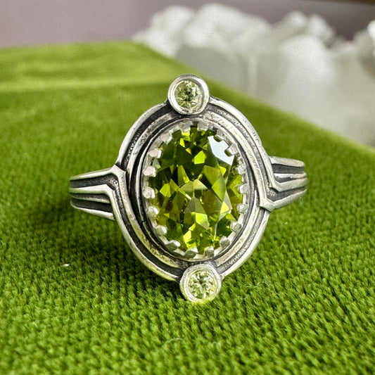 Art Deco 3 stone Peridot vintage style artisan ring in Sterling Silver SIZE 6 1/2