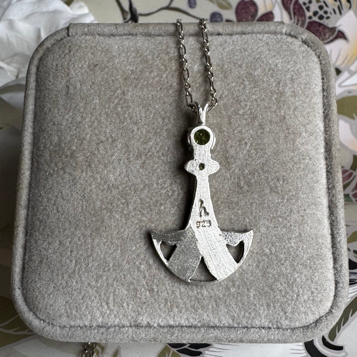 Art Nouveau Green Peridot artisan necklace in Sterling Silver