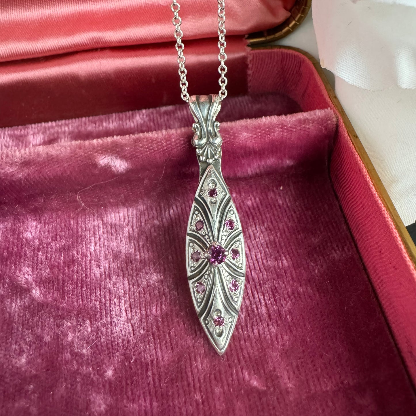 Victorian Marquis artisan Garnet necklace in Sterling Silver