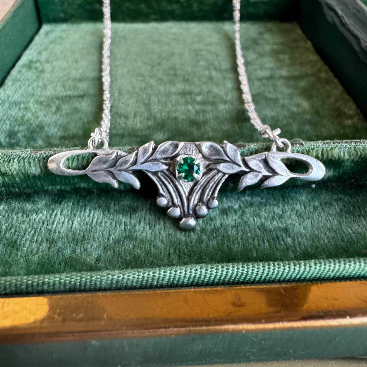 Art Nouveau leaf filagree Emerald artisan collar necklace in Sterling Silver