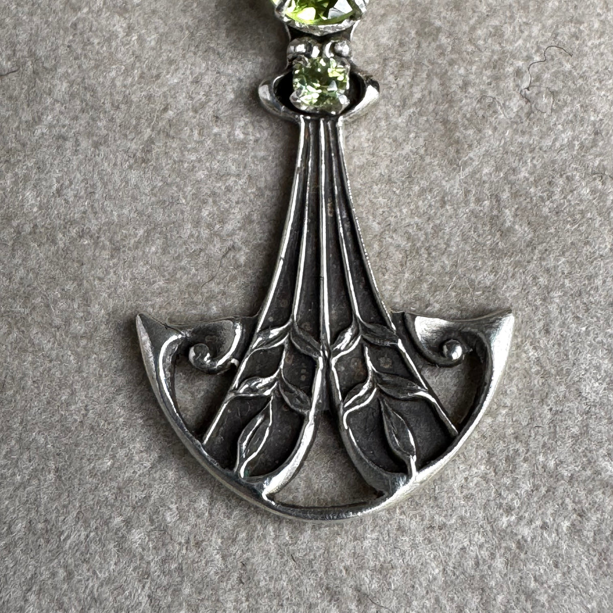 Art Nouveau Green Peridot artisan necklace in Sterling Silver