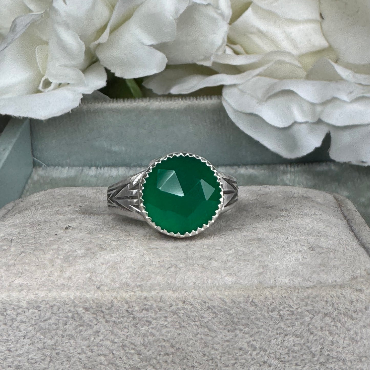 Art Deco Emerald Green Onyx artisan cocktail ring in Sterling Silver SIZE 8