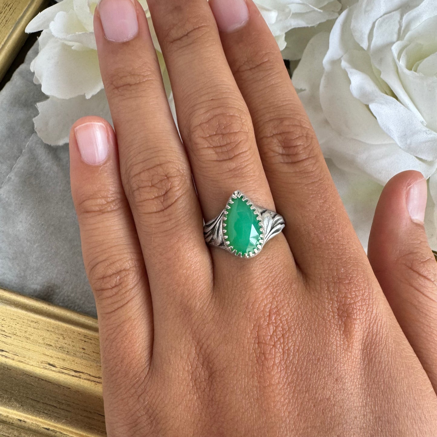 Vintage botanical style pear shaped  Chrysoprase gemstone handmade Sterling Silver ring SIZE 7.5