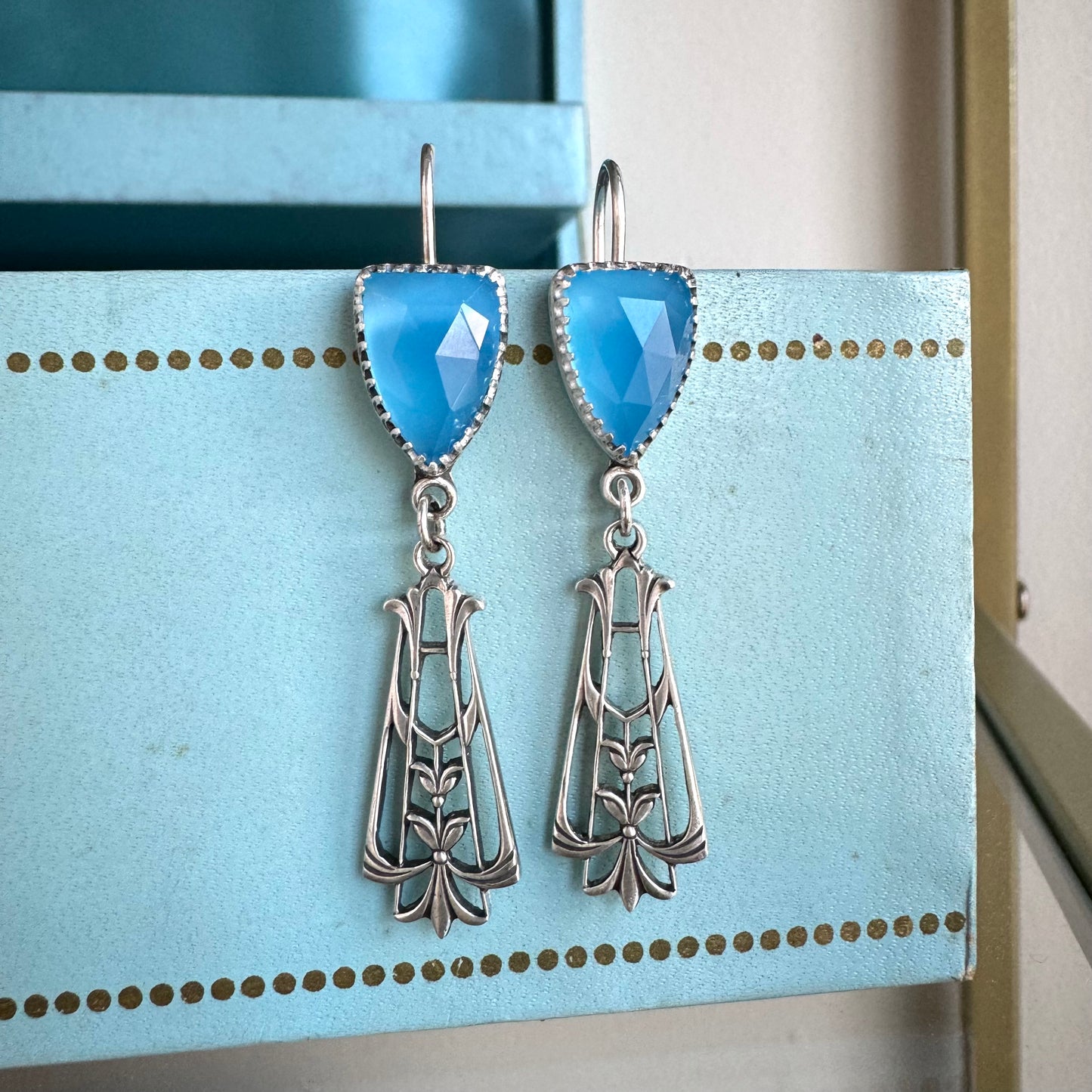 Art Deco 10cttw ocean blue Chalcedony drop dangle earrings in Sterling Silver