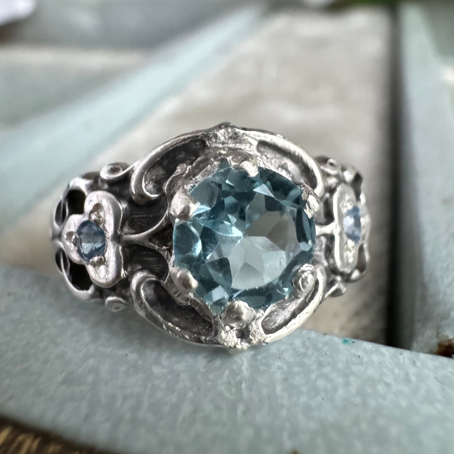 Victorian Sky Blue Topaz 3 stone artisan band ring in Sterling Silver