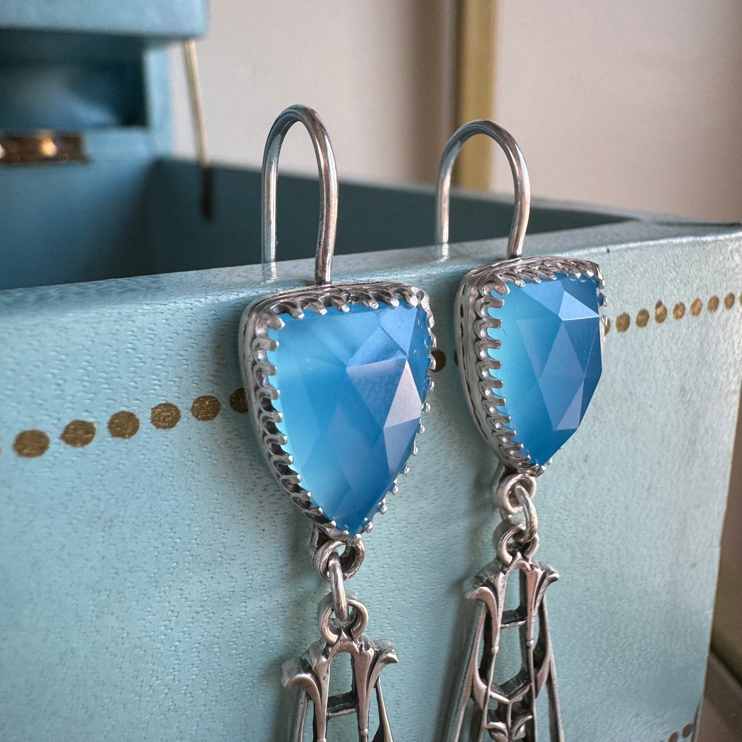 Art Deco 10cttw ocean blue Chalcedony drop dangle earrings in Sterling Silver