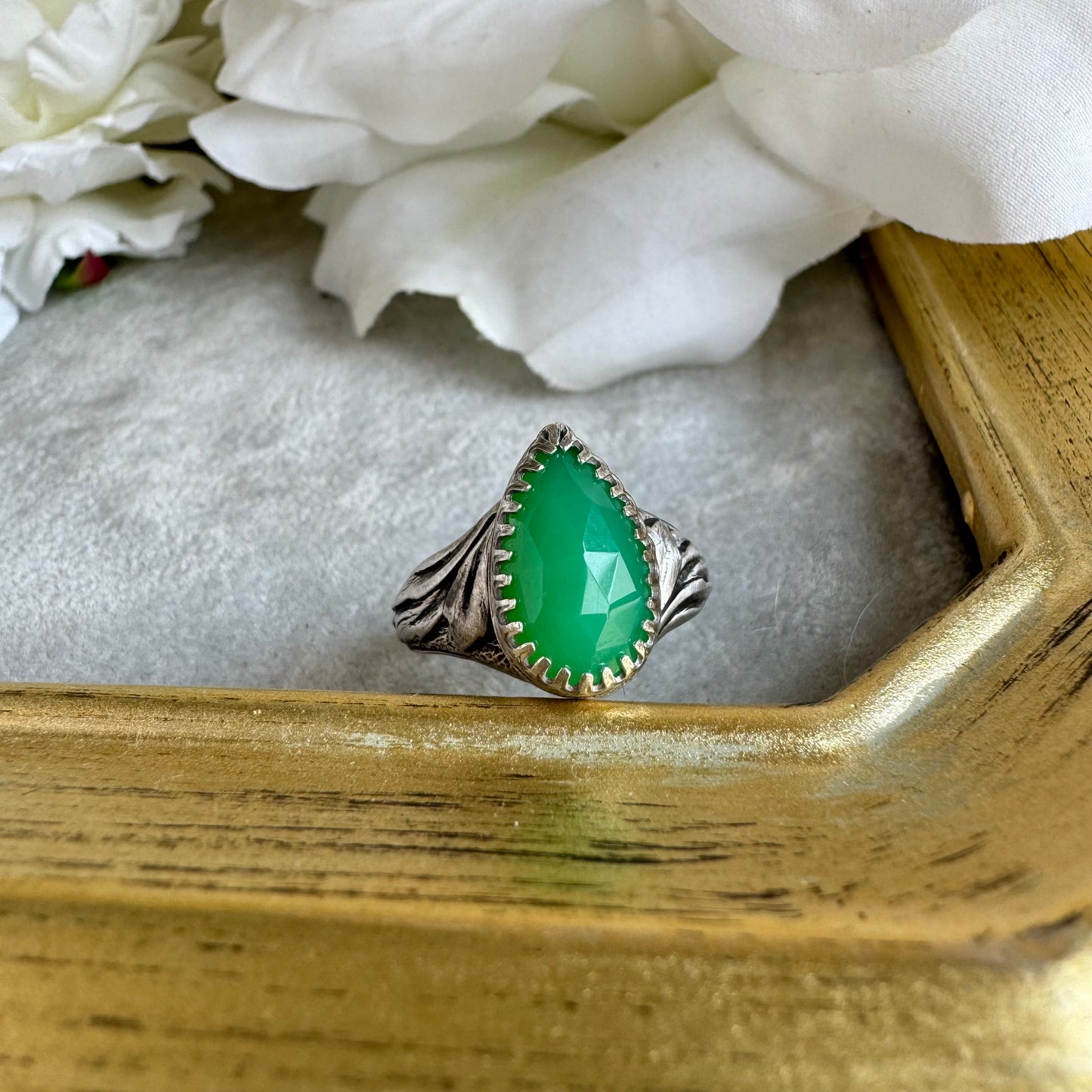 Vintage botanical style pear shaped  Chrysoprase gemstone handmade Sterling Silver ring SIZE 7.5