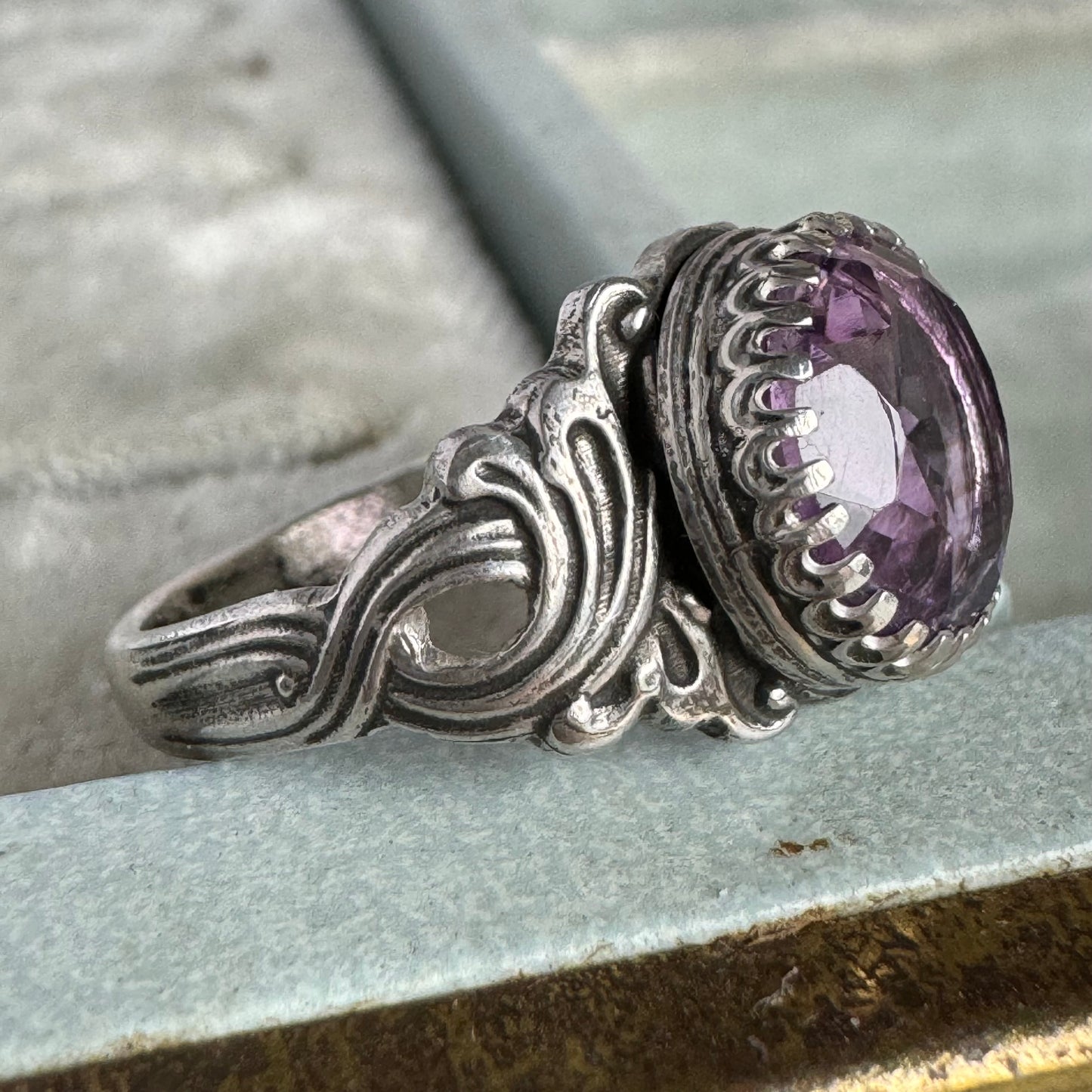 Art Nouveau 3.8 carat lavender Amethyst artisan cocktail ring in Sterling Silver SIZE 7