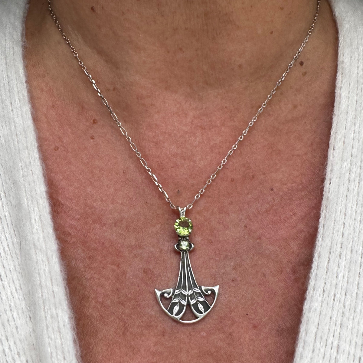 Art Nouveau Green Peridot artisan necklace in Sterling Silver
