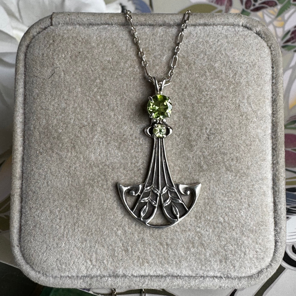 Art Nouveau Green Peridot artisan necklace in Sterling Silver