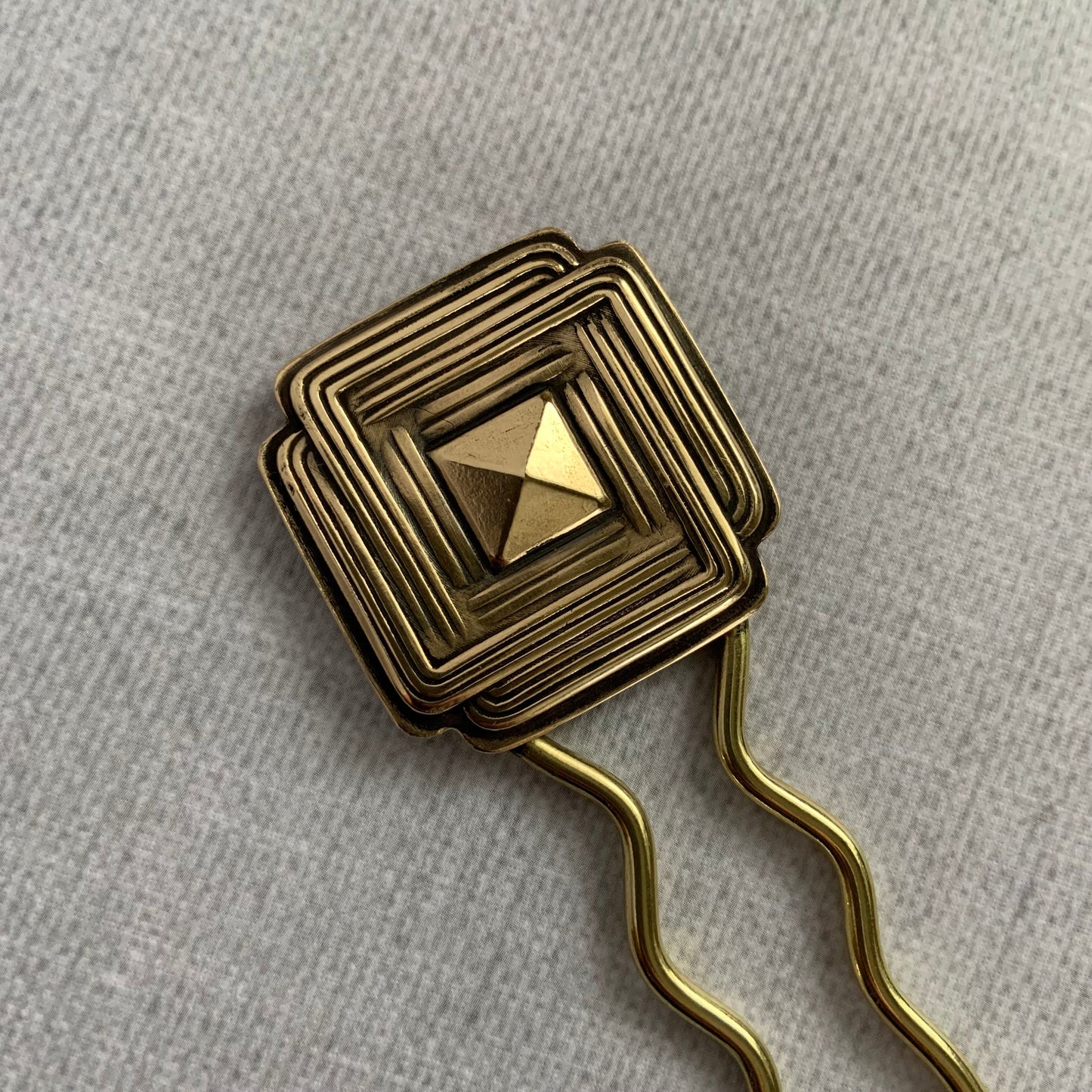 Mod vintage artisan brass hairpin