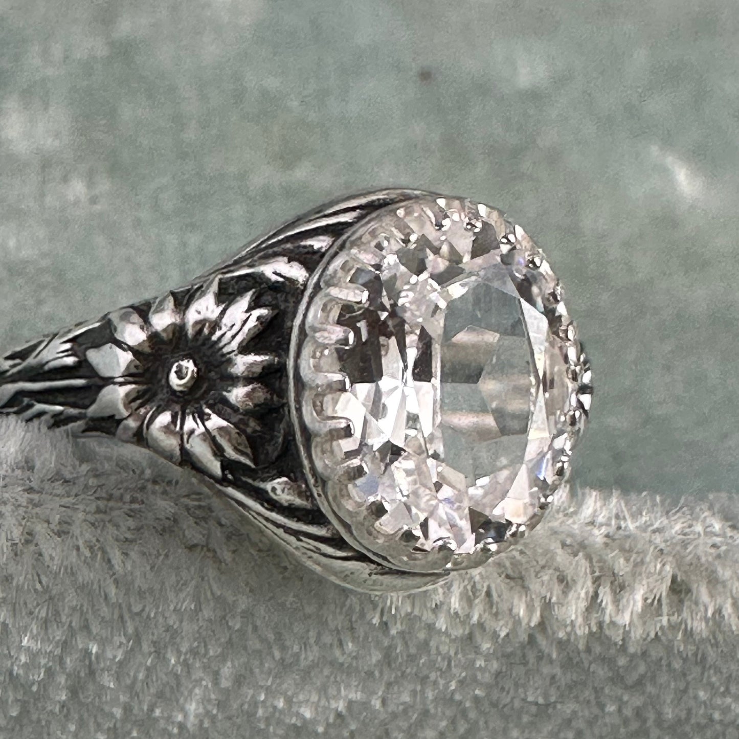 White Sapphire oval 3ct vintage estate Aster flower statement ring in Sterling silver